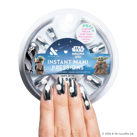 Dark Saber Holographic Chrome - Press-Ons | Medium | Almond