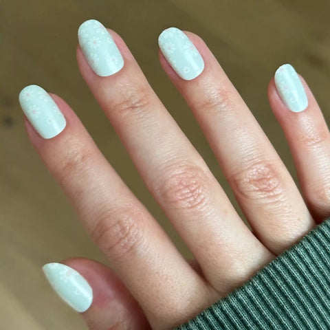 Teal Chrome Flower Shower - Press-On | Short | Round